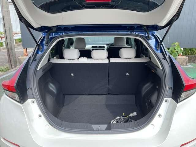 Nissan Leaf X 10 — Фотографии автомобиля 23