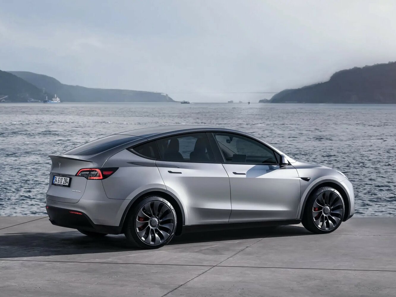 Tesla Model Y — Фотографии комплектации 4