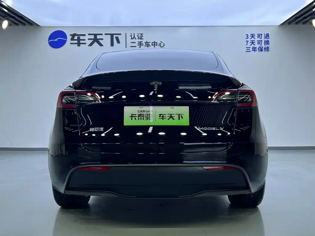 Tesla Model Y — Фотографии автомобиля 6