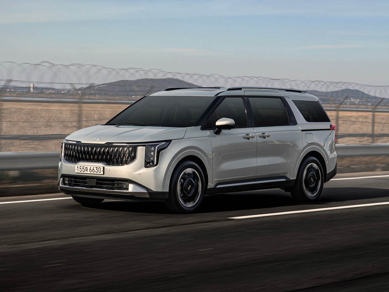 Kia Carnival Diesel 9 Signature — Фотографии комплектации 1