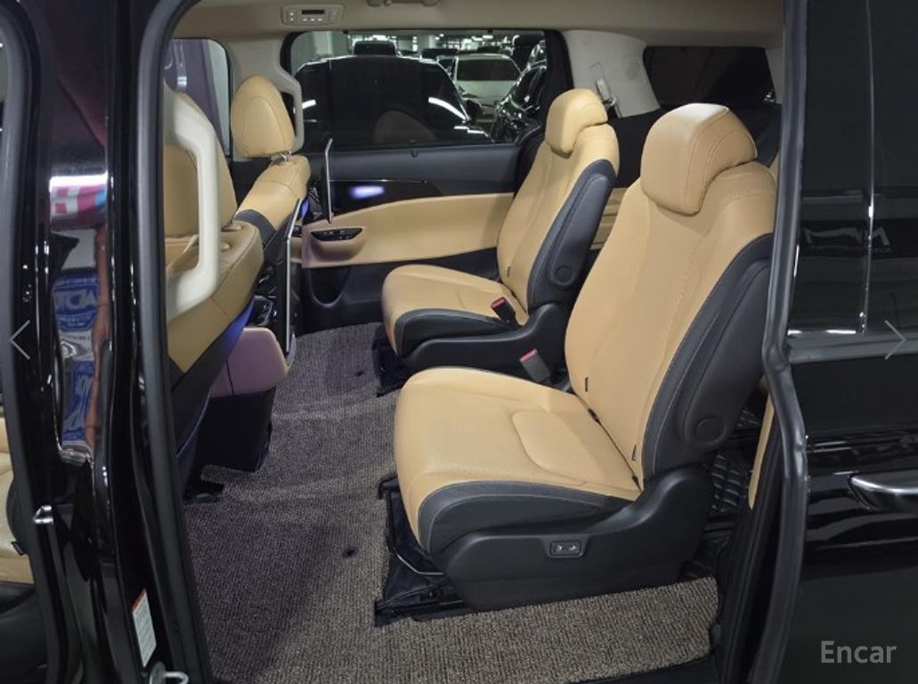 Kia Carnival Diesel 9 Signature — Фотографии автомобиля 8