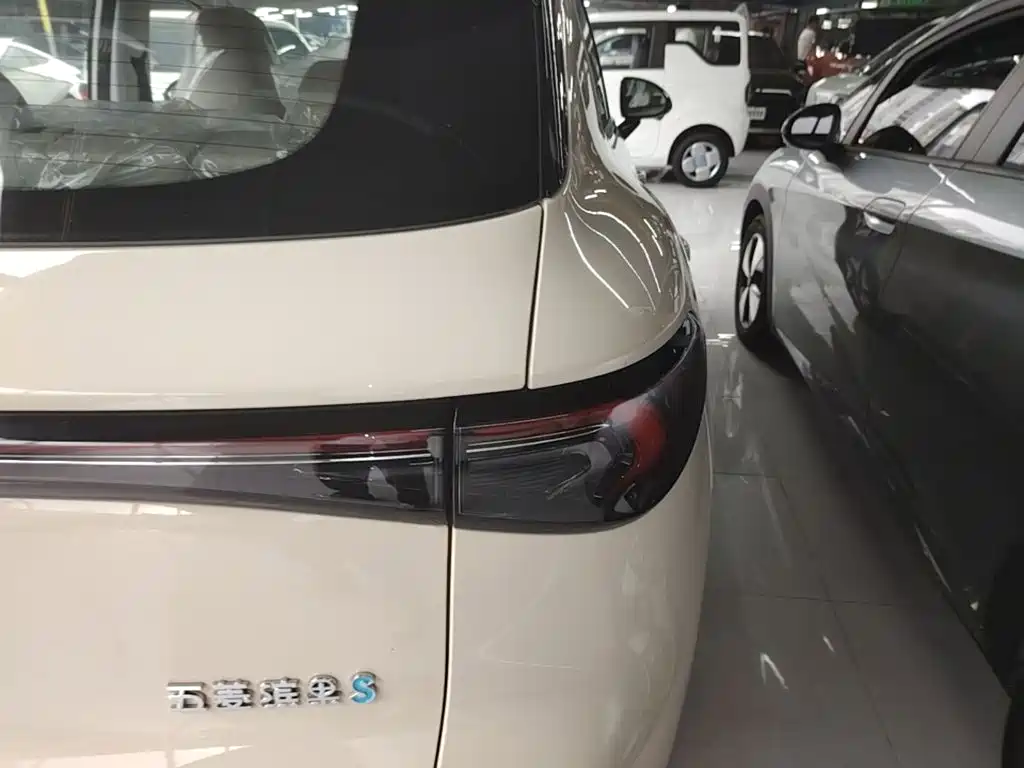 Wuling BinguoS S 2025 430km Flagship — Фотографии автомобиля 8