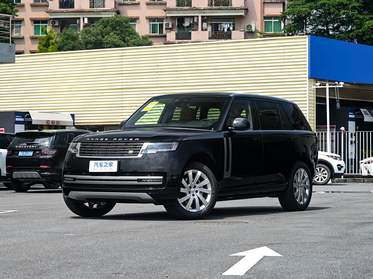 Land Rover Range Rover 2026 3.0 L6 400PS SE — Фотографии комплектации 1