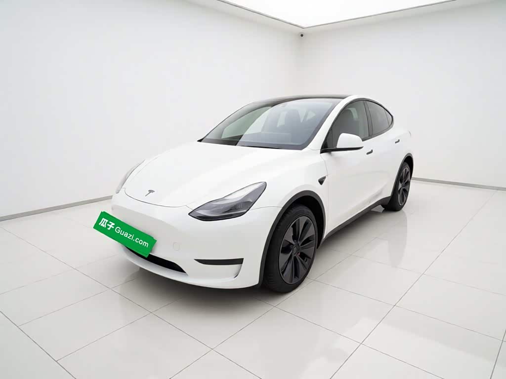 Tesla Model Y 2024 RWD