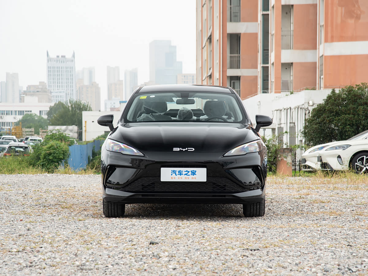 BYD Seal 05 DM-i 05 DM-i 2026 DM-i 128KM Luxury — Фотографии комплектации 3