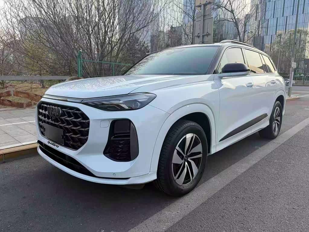 Audi Q6 2024 40 TFSI quattro 7 мест