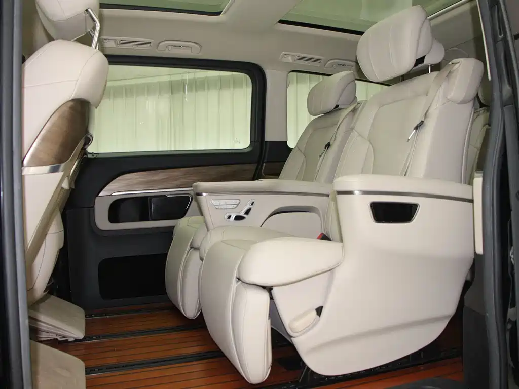 Mercedes-Benz V-Class V 2020 V 260 Luxury — Фотографии автомобиля 9