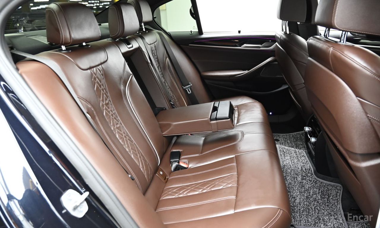 BMW 5 Series 530i M Sport — Фотографии автомобиля 12