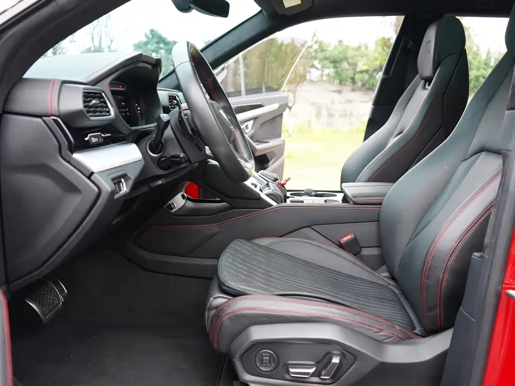 Lamborghini Urus 2018 4.0T V8 — Фотографии автомобиля 13