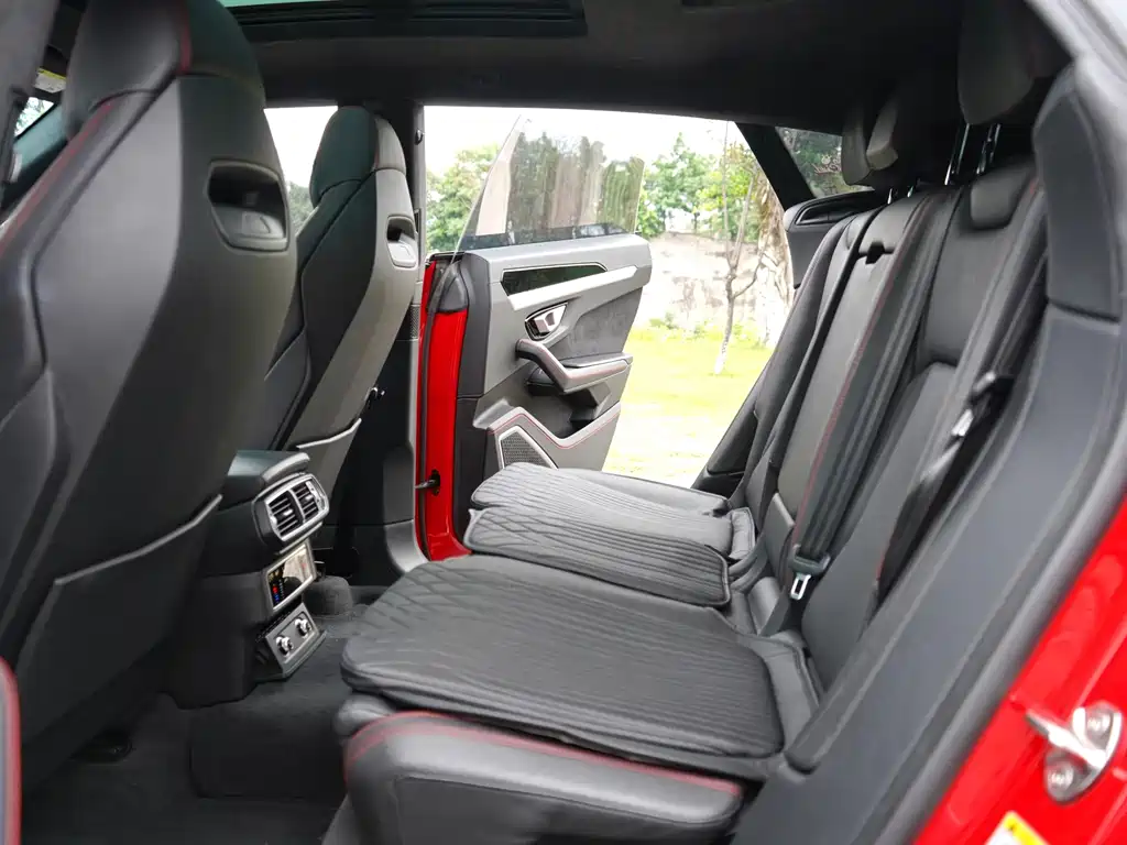 Lamborghini Urus 2018 4.0T V8 — Фотографии автомобиля 14