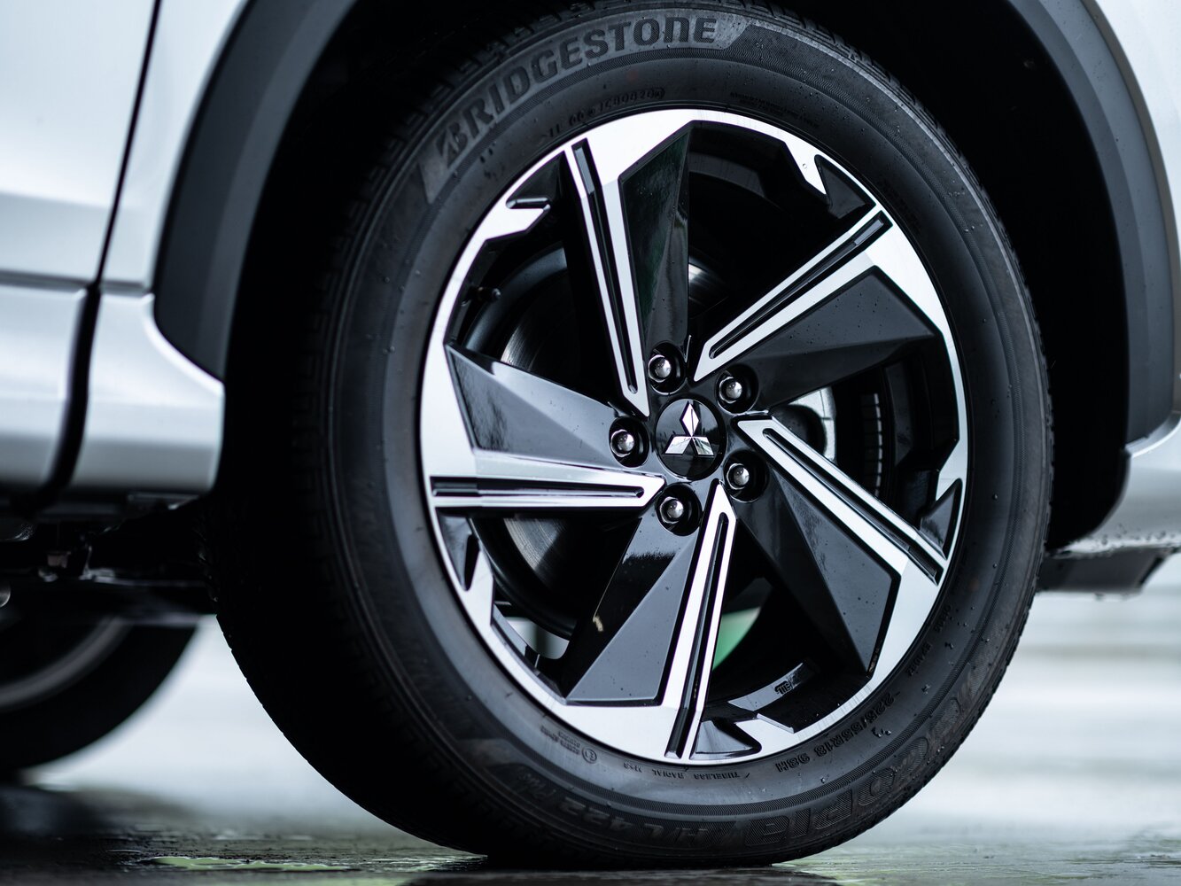 Mitsubishi Eclipse Cross — Фотографии комплектации 15