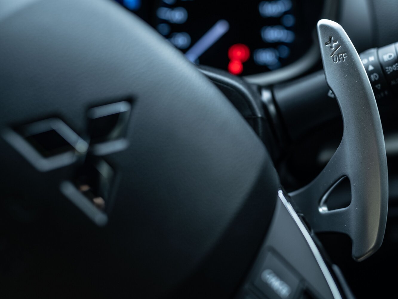 Mitsubishi Eclipse Cross — Фотографии комплектации 9