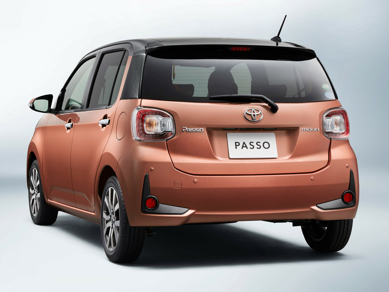 Toyota Passo X L Package — Фотографии комплектации 2