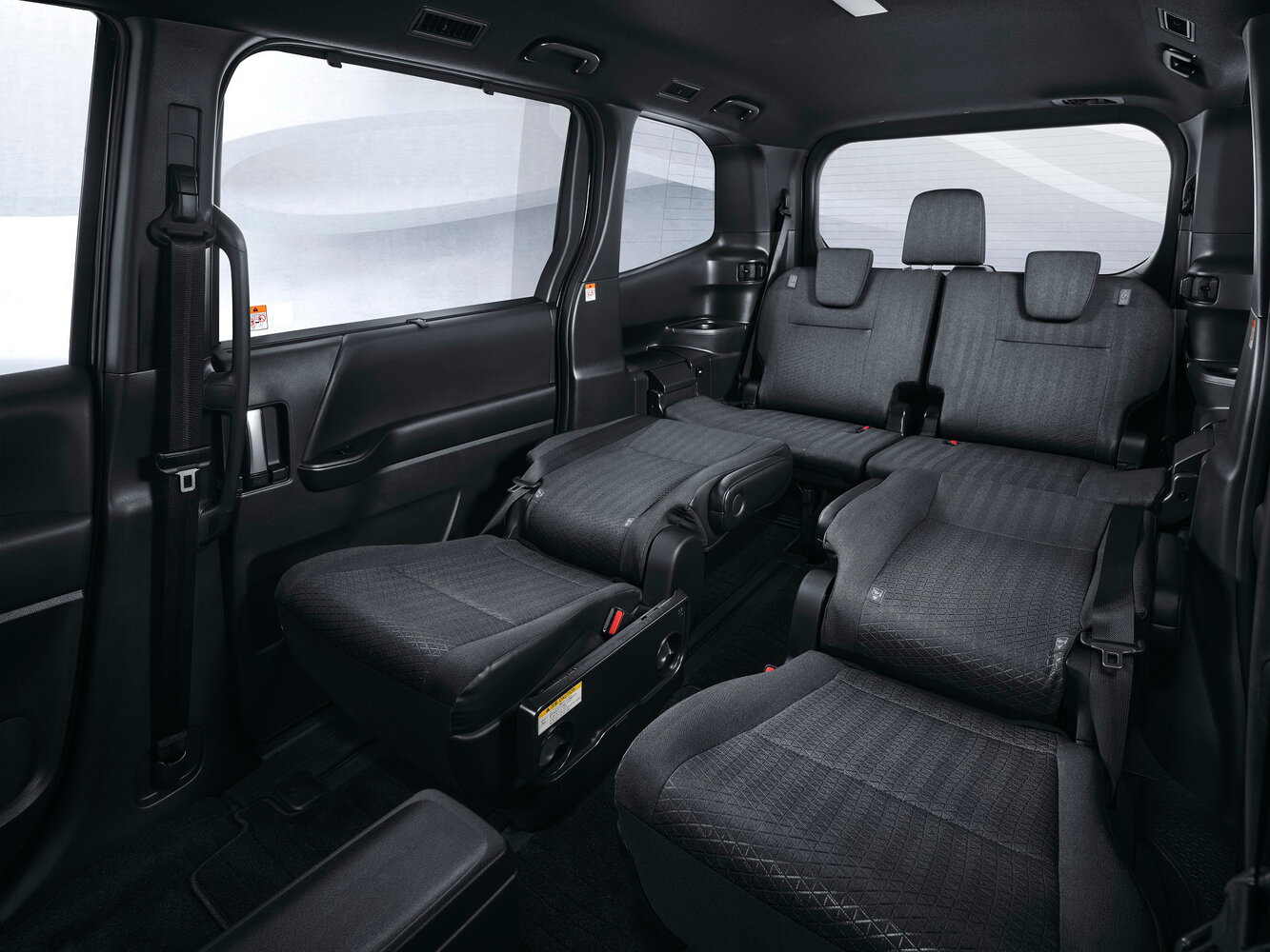 Toyota Voxy S−G — Фотографии комплектации 5