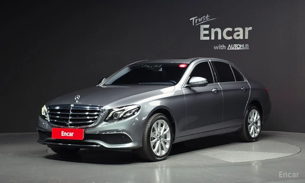 Mercedes-Benz E-Class E300 4MATIC Exclusive