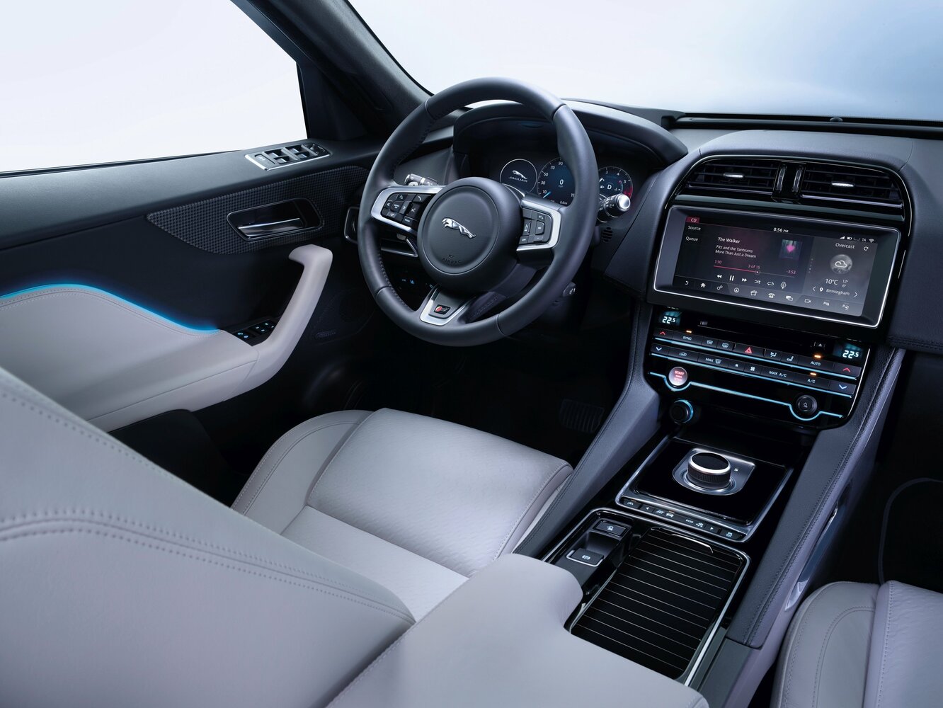 Jaguar F-Pace 2018 2.0T 4WD Premium — Фотографии комплектации 9
