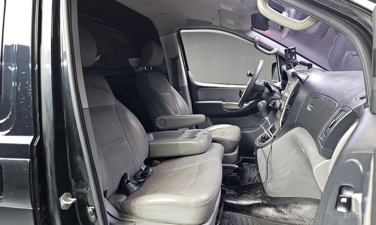 Hyundai Starex CVX Luxury — Фотографии автомобиля 11