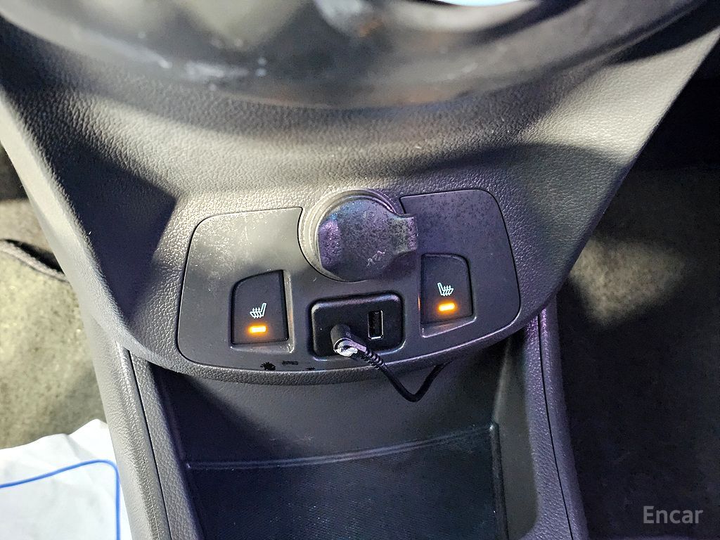 Chevrolet Spark Base — Фотографии автомобиля 12
