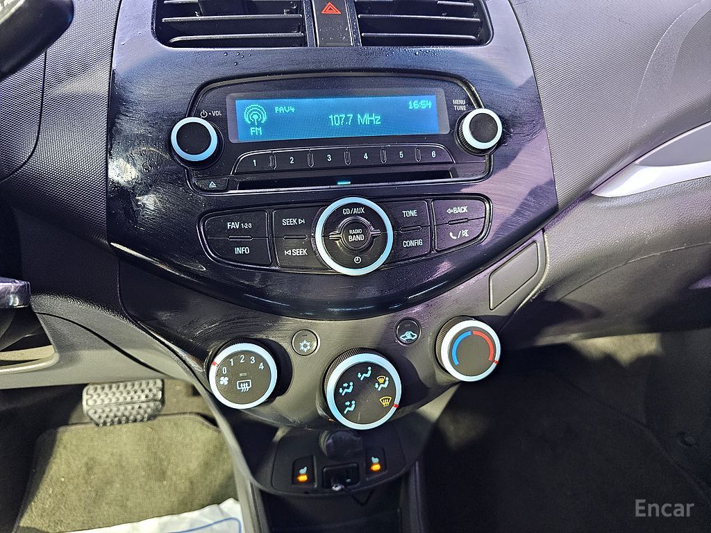 Chevrolet Spark Base — Фотографии автомобиля 13