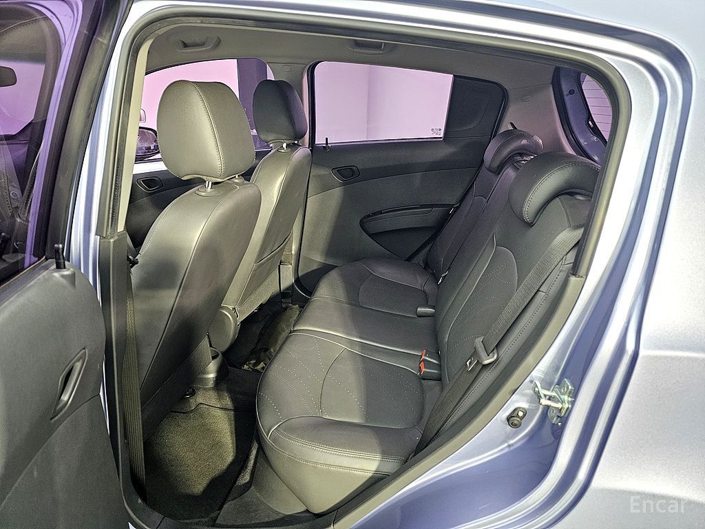 Chevrolet Spark Base — Фотографии автомобиля 9