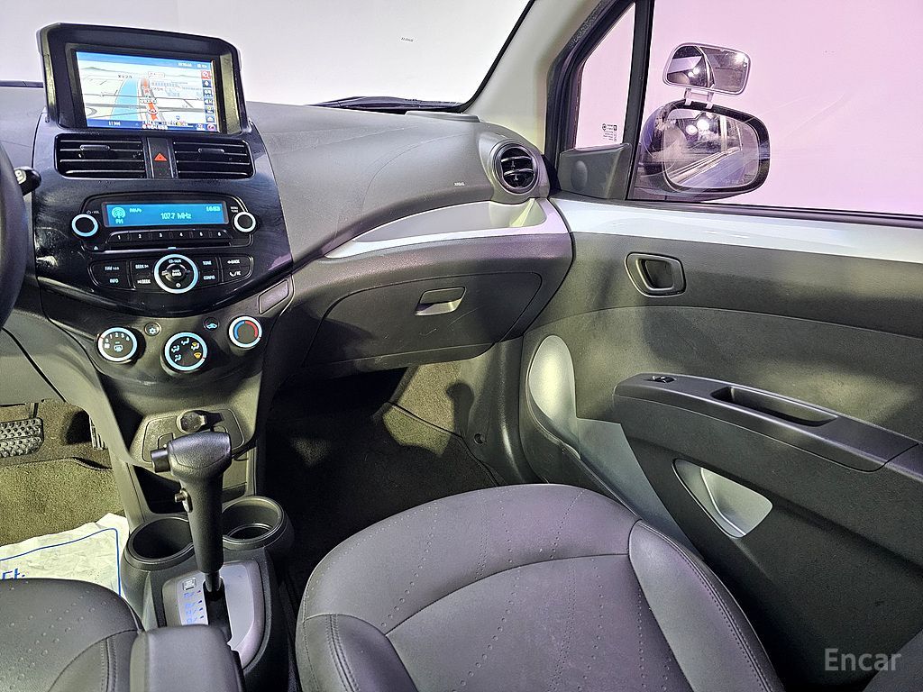 Chevrolet Spark Base — Фотографии автомобиля 10
