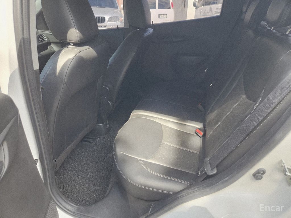 Chevrolet Spark Plus — Фотографии автомобиля 11