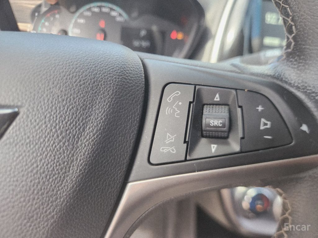 Chevrolet Spark Plus — Фотографии автомобиля 12
