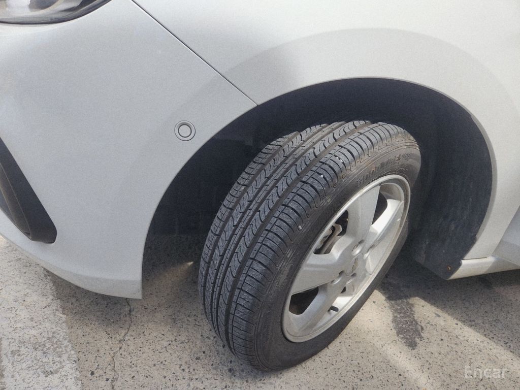 Chevrolet Spark Plus — Фотографии автомобиля 19