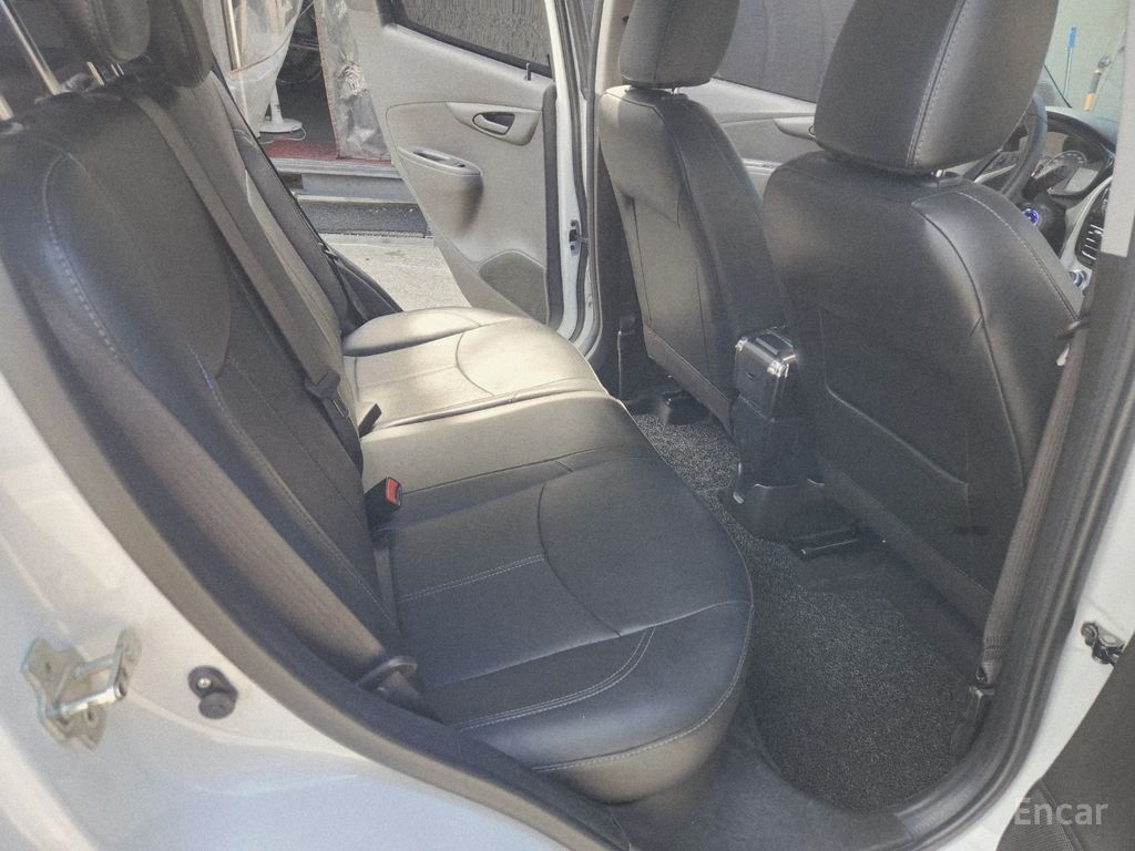 Chevrolet Spark Plus — Фотографии автомобиля 8