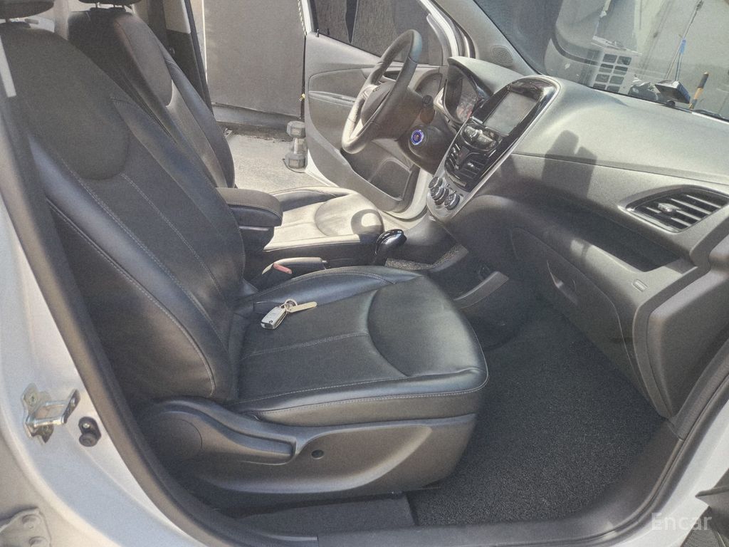 Chevrolet Spark Plus — Фотографии автомобиля 9