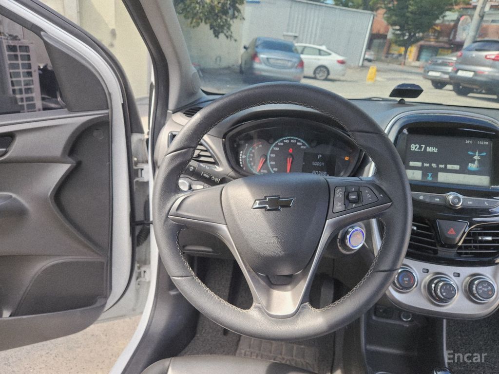 Chevrolet Spark Plus — Фотографии автомобиля 10