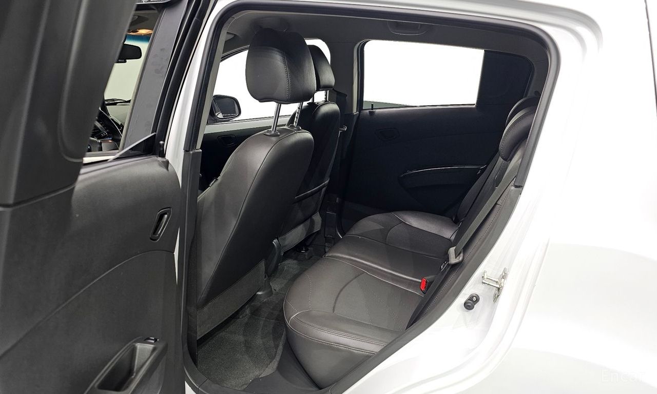 Chevrolet Spark Base — Фотографии автомобиля 12