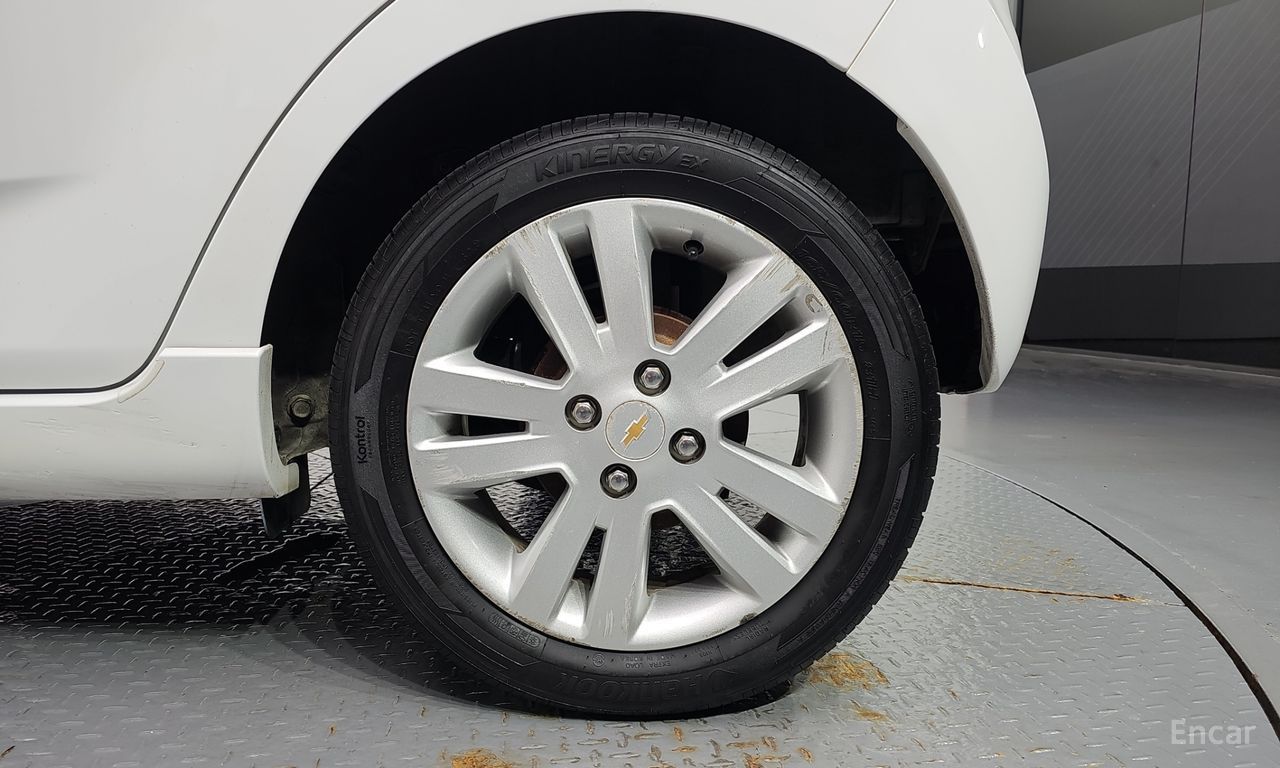 Chevrolet Spark Base — Фотографии автомобиля 21