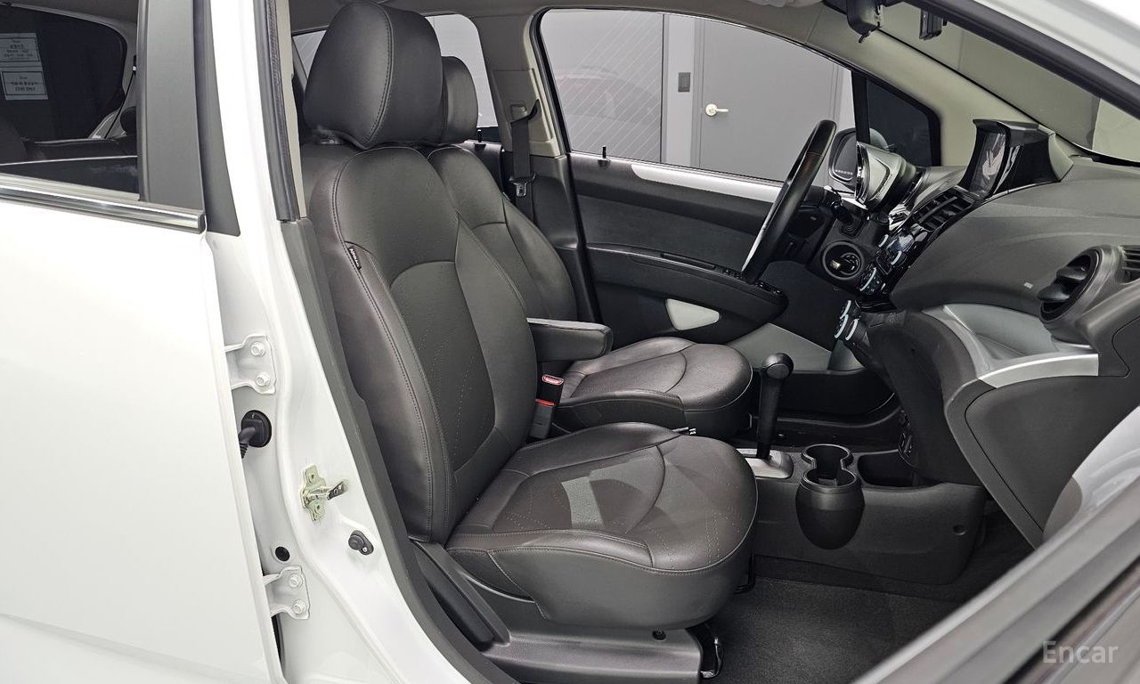 Chevrolet Spark Base — Фотографии автомобиля 26