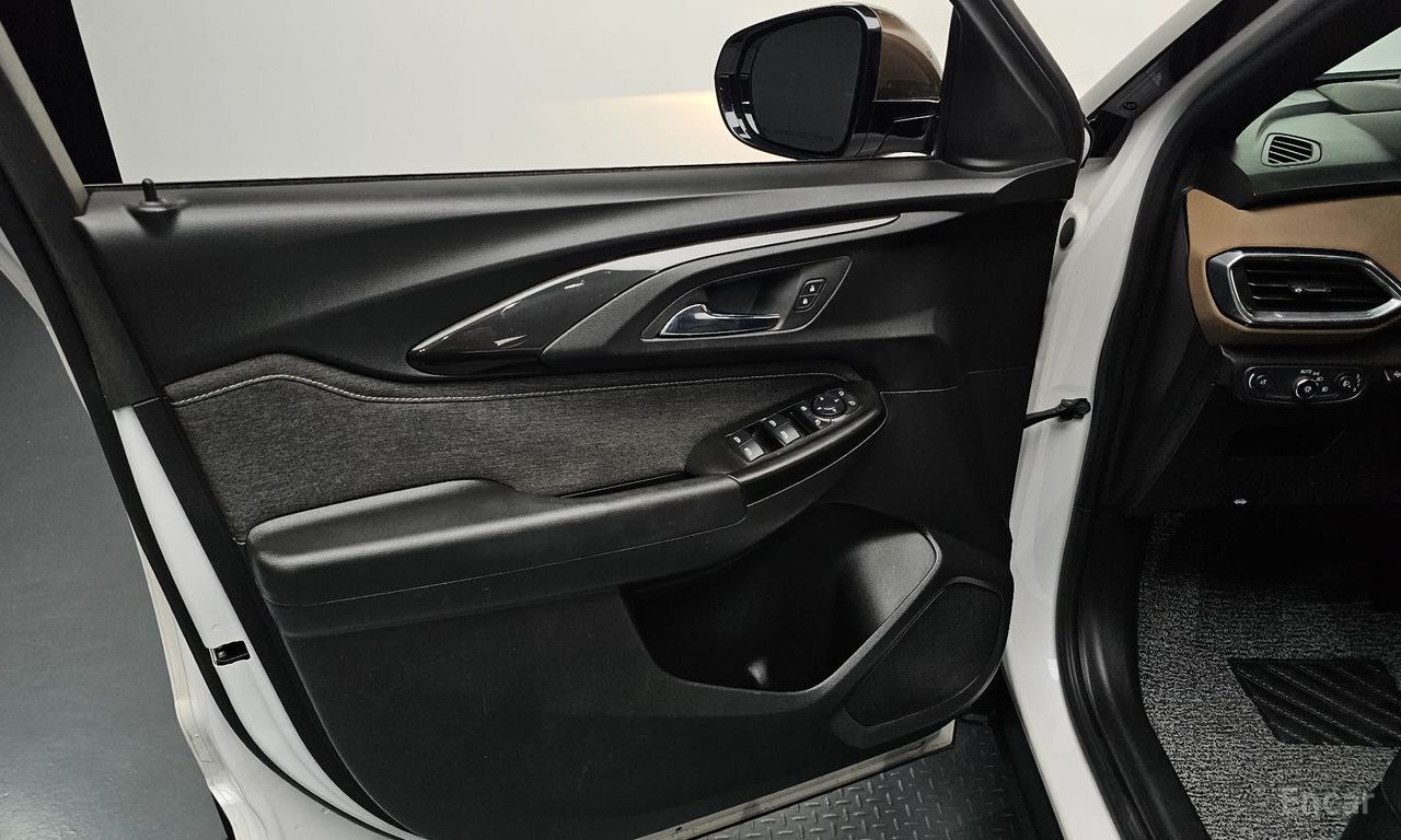 Chevrolet TrailBlazer 1.3 Turbo 2WD — Фотографии автомобиля 24
