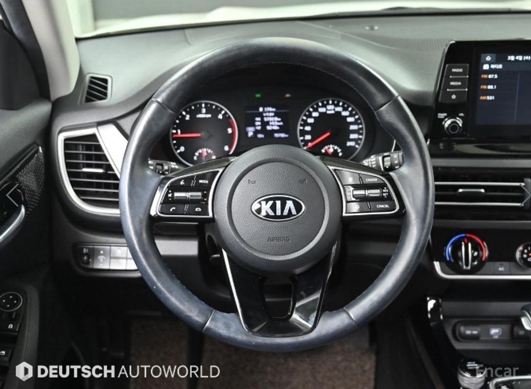 Kia Seltos Signature — Фотографии автомобиля 13