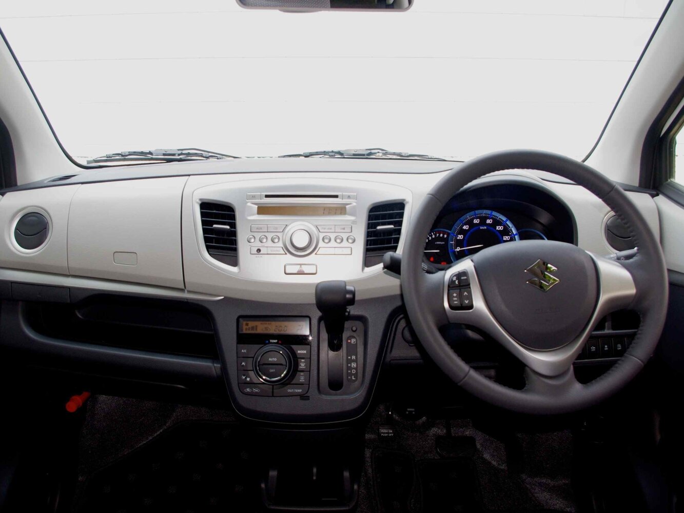 Suzuki Wagon R FX — Фотографии комплектации 9