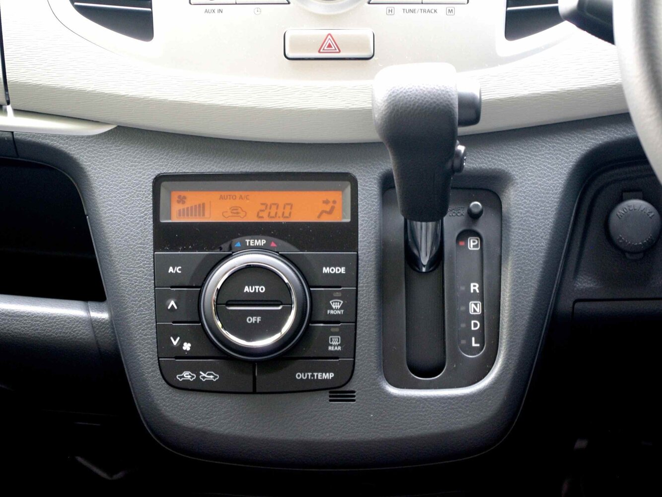 Suzuki Wagon R FX — Фотографии комплектации 10