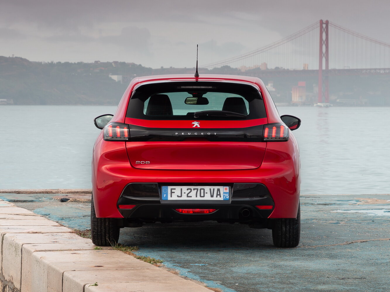 Peugeot 208 GT — Фотографии комплектации 4