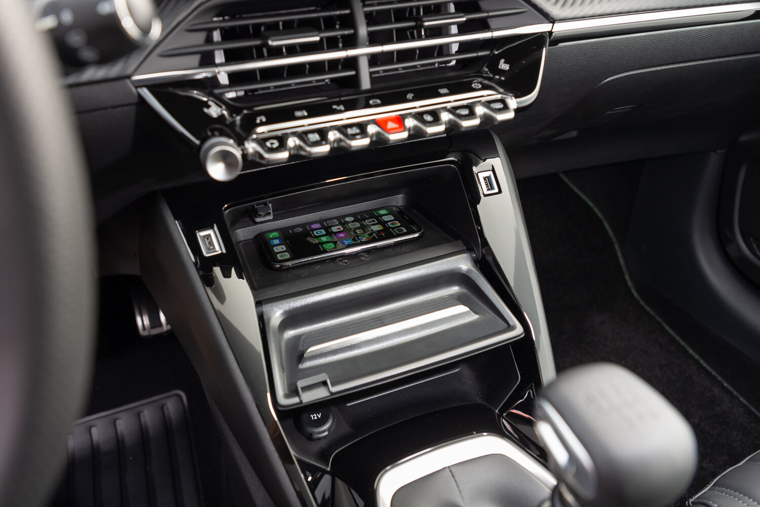 Peugeot 208 GT — Фотографии комплектации 8