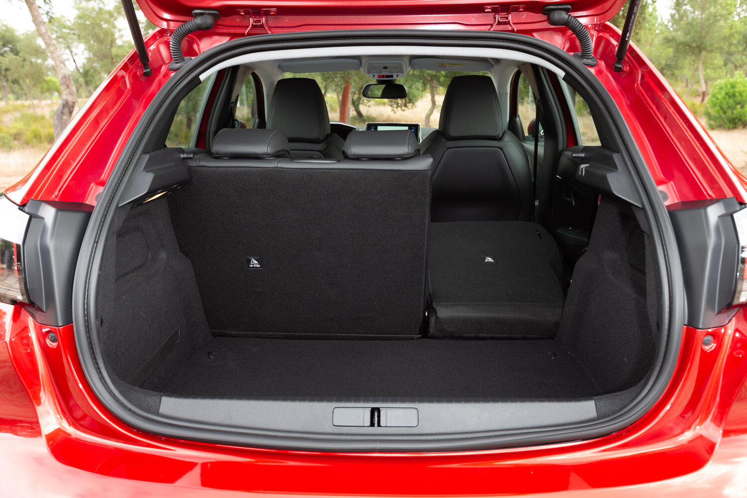 Peugeot 208 — Фотографии комплектации 13