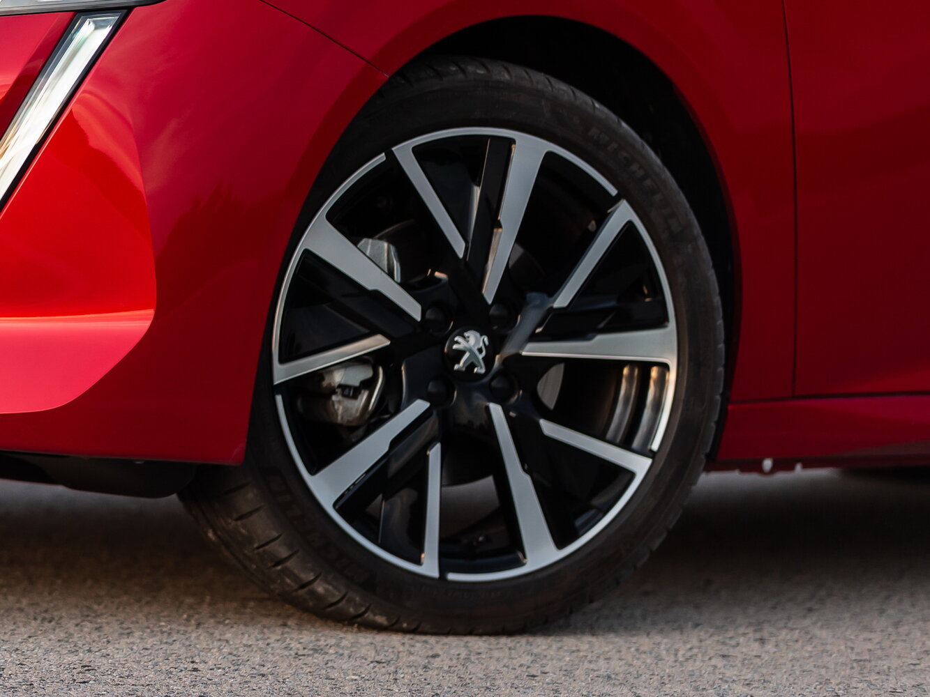 Peugeot 208 — Фотографии комплектации 15