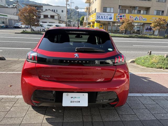 Peugeot 208 — Фотографии автомобиля 6