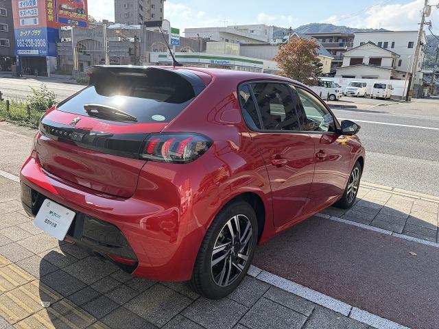 Peugeot 208 — Фотографии автомобиля 7