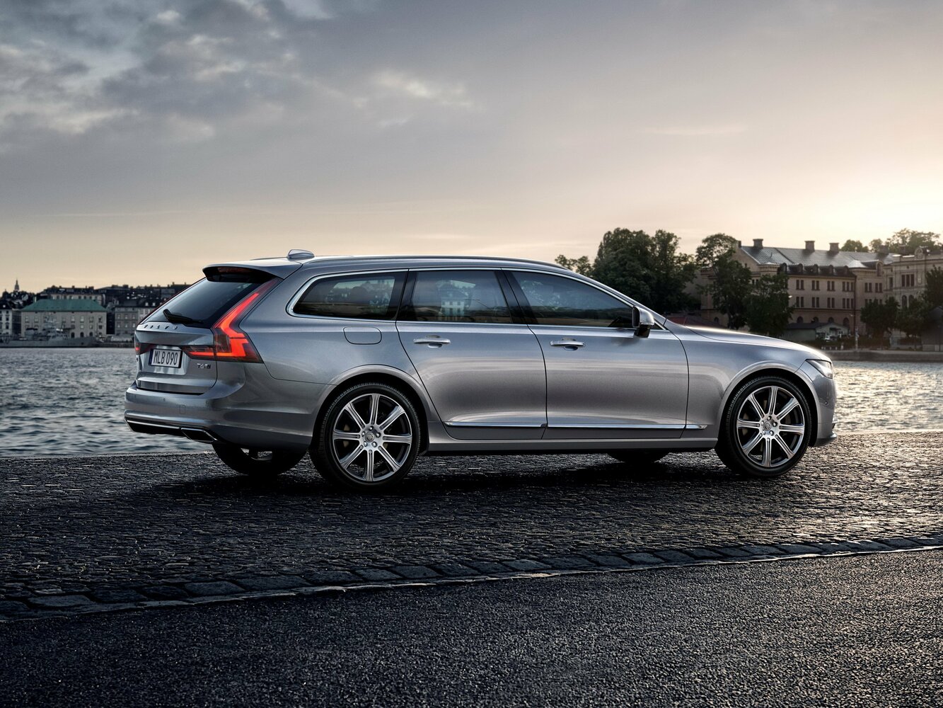 Volvo V90 D4 — Фотографии комплектации 5