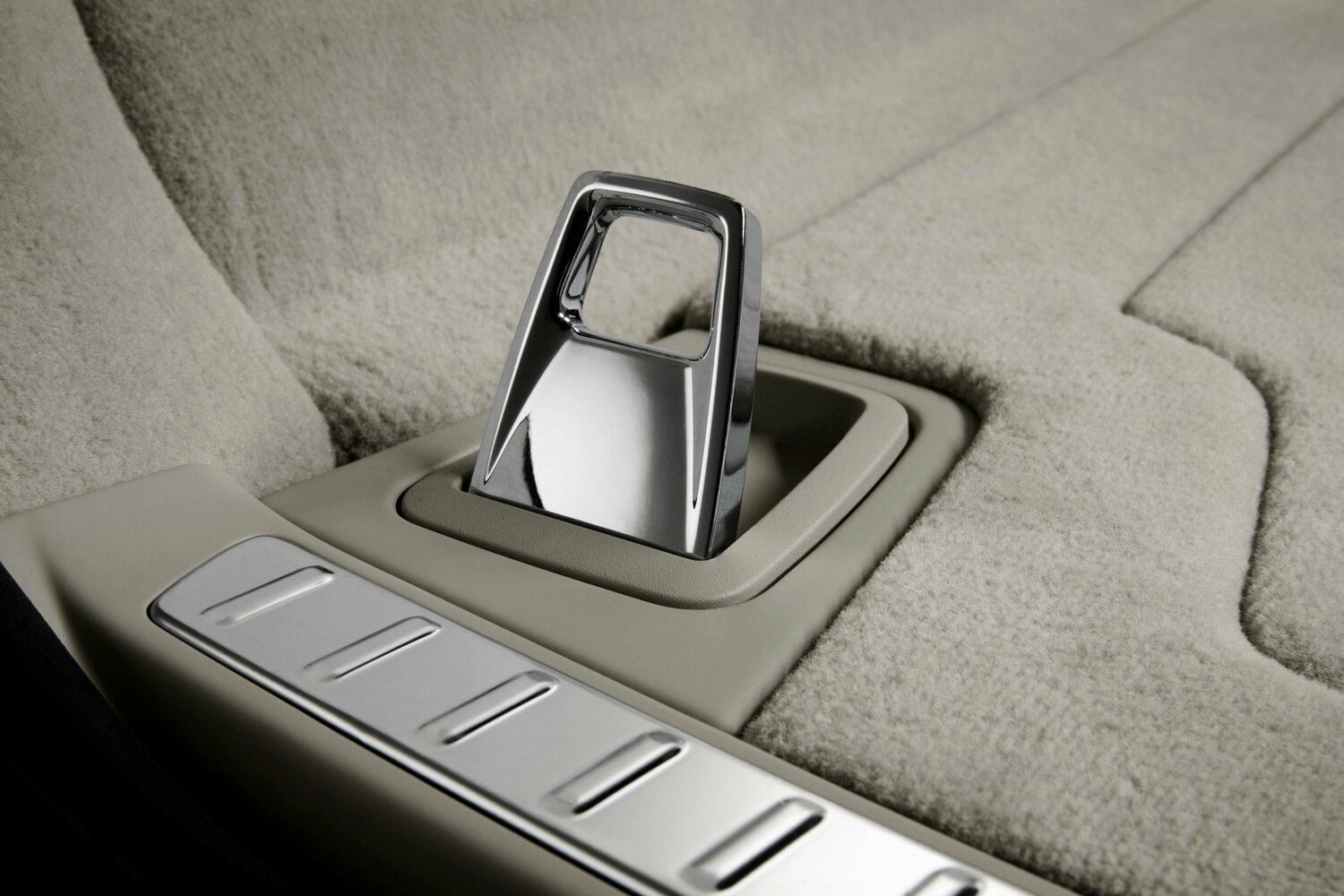Volvo V90 D4 — Фотографии комплектации 8