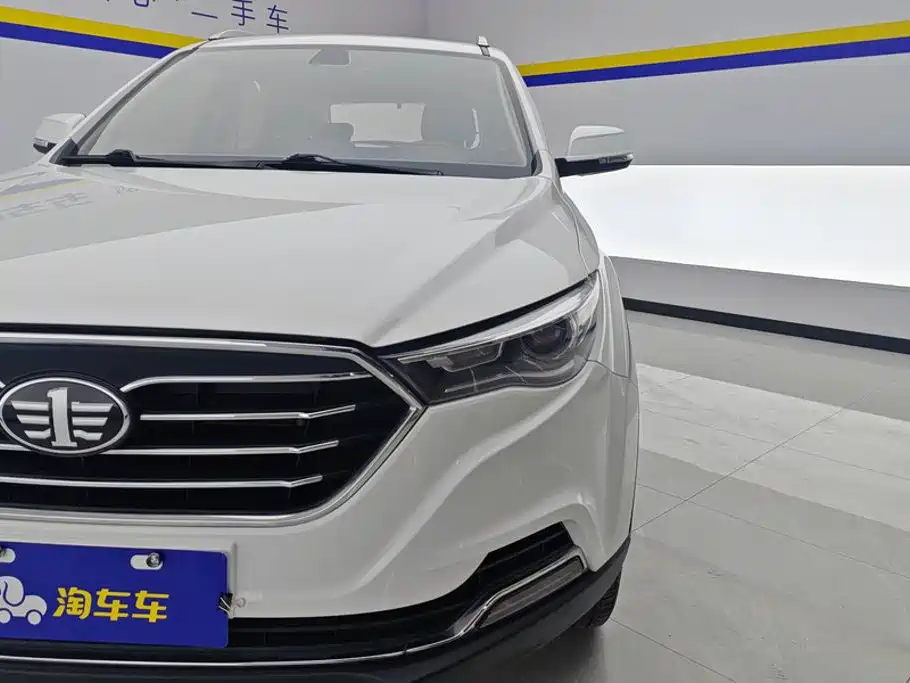 Bestune X40 2019 1.6L AT Luxury VI — Фотографии автомобиля 5