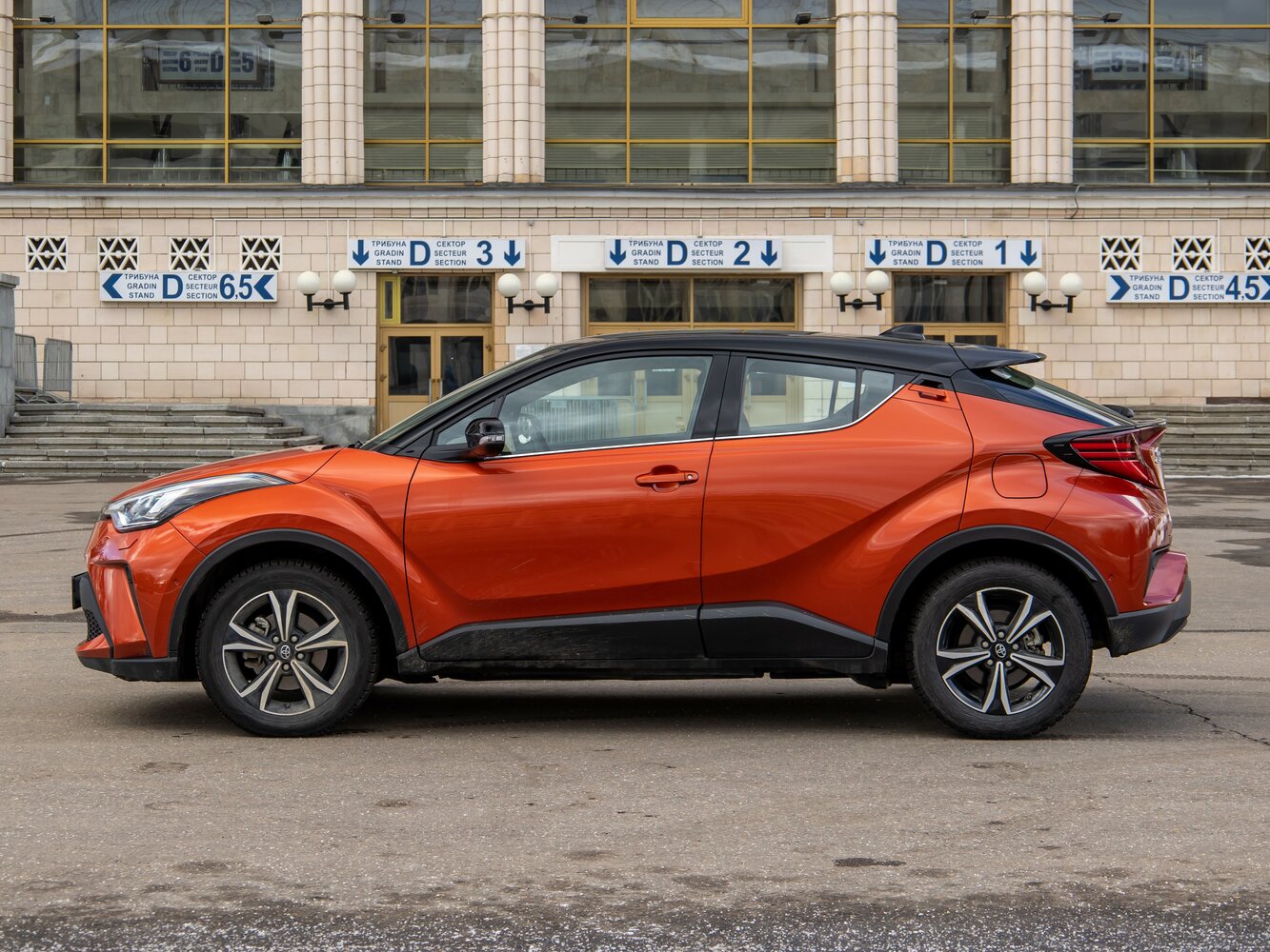 Toyota C-HR 2020 2.0L Lead — Фотографии комплектации 32