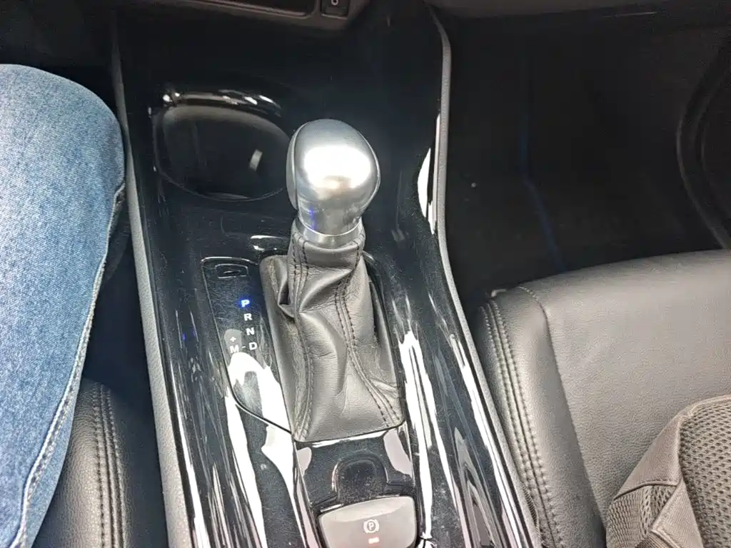 Toyota C-HR 2020 2.0L Lead — Фотографии автомобиля 14