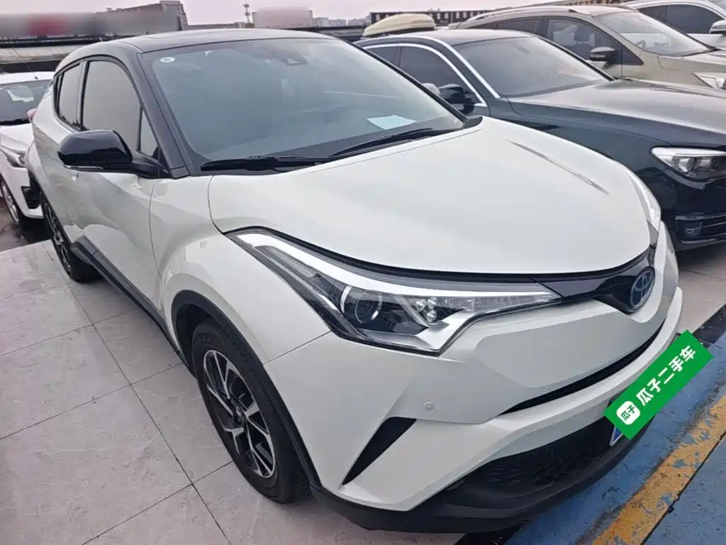 Toyota C-HR 2020 2.0L Lead — Фотографии автомобиля 4